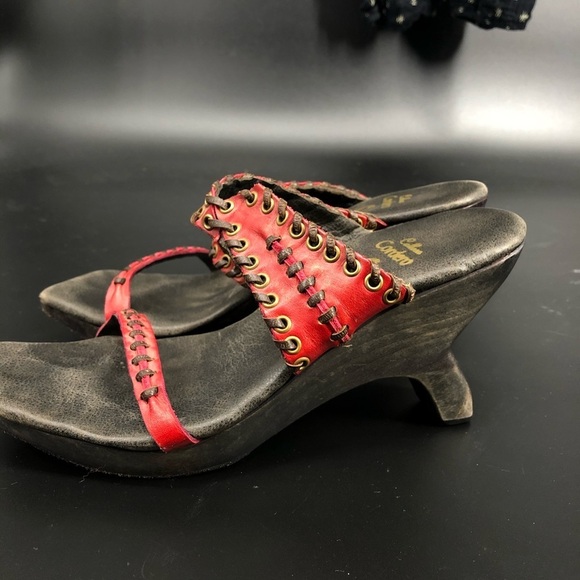 Calleen Cordero rare wooden heel red sandal 9 - Picture 3 of 7
